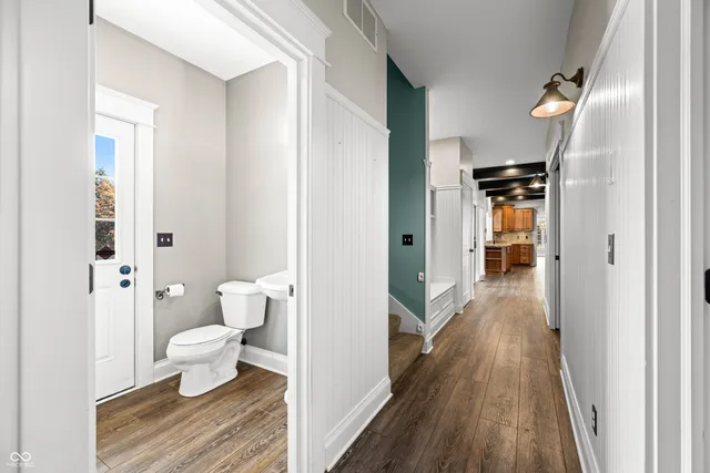 $949,900 | 1675 Devonshire Drive, Seymour, IN 47274