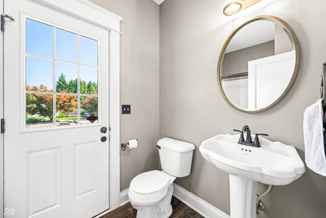 $949,900 | 1675 Devonshire Drive, Seymour, IN 47274