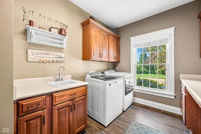 $949,900 | 1675 Devonshire Drive, Seymour, IN 47274