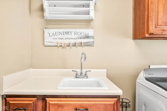 $949,900 | 1675 Devonshire Drive, Seymour, IN 47274