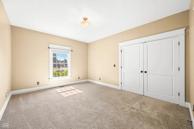 $949,900 | 1675 Devonshire Drive, Seymour, IN 47274