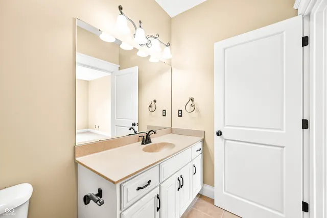 $949,900 | 1675 Devonshire Drive, Seymour, IN 47274