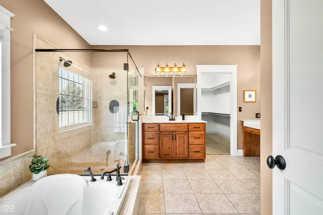 $949,900 | 1675 Devonshire Drive, Seymour, IN 47274