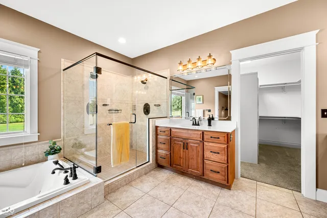 $949,900 | 1675 Devonshire Drive, Seymour, IN 47274