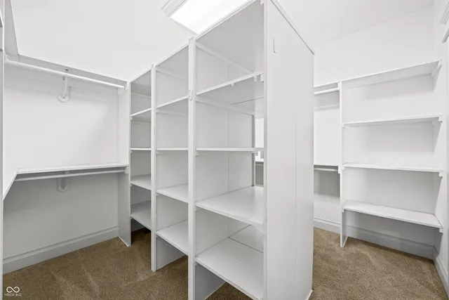 $949,900 | 1675 Devonshire Drive, Seymour, IN 47274