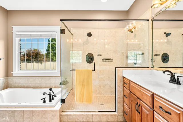 $949,900 | 1675 Devonshire Drive, Seymour, IN 47274