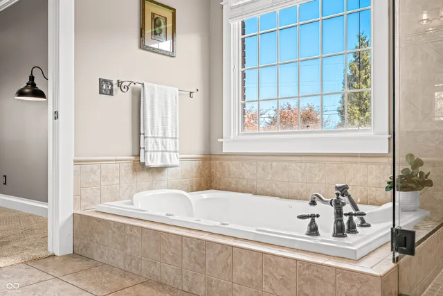 $949,900 | 1675 Devonshire Drive, Seymour, IN 47274