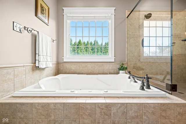 $949,900 | 1675 Devonshire Drive, Seymour, IN 47274