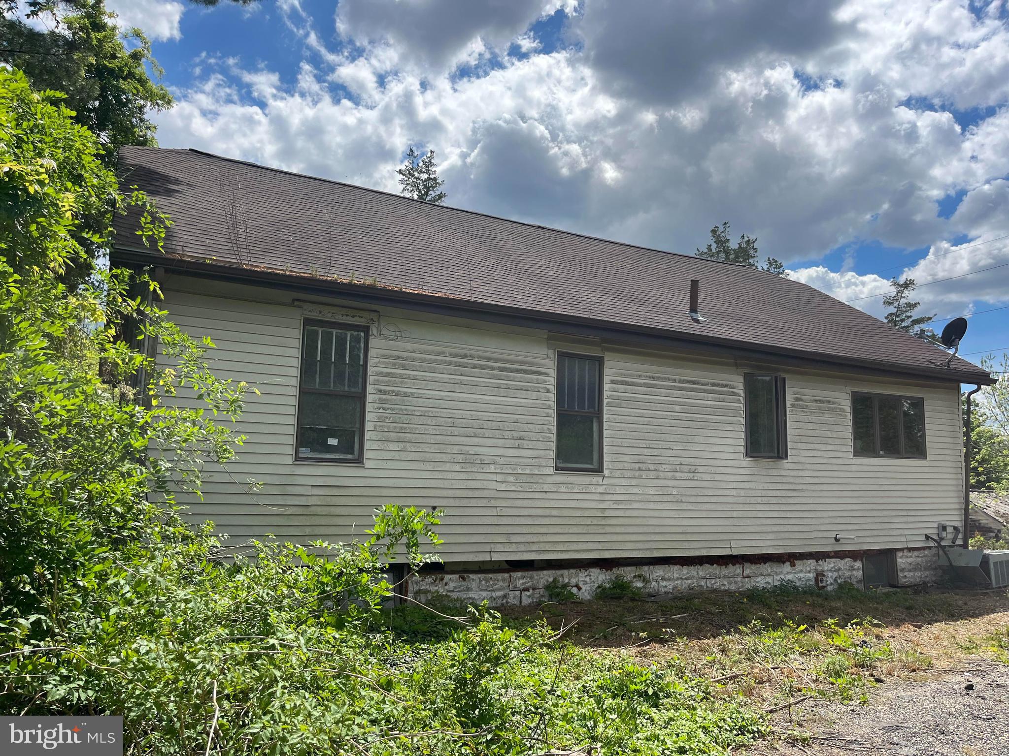 5573 Highway 9 Tuckerton, NJ 08087 - Photo 22 of 32 a front view of a house with garden