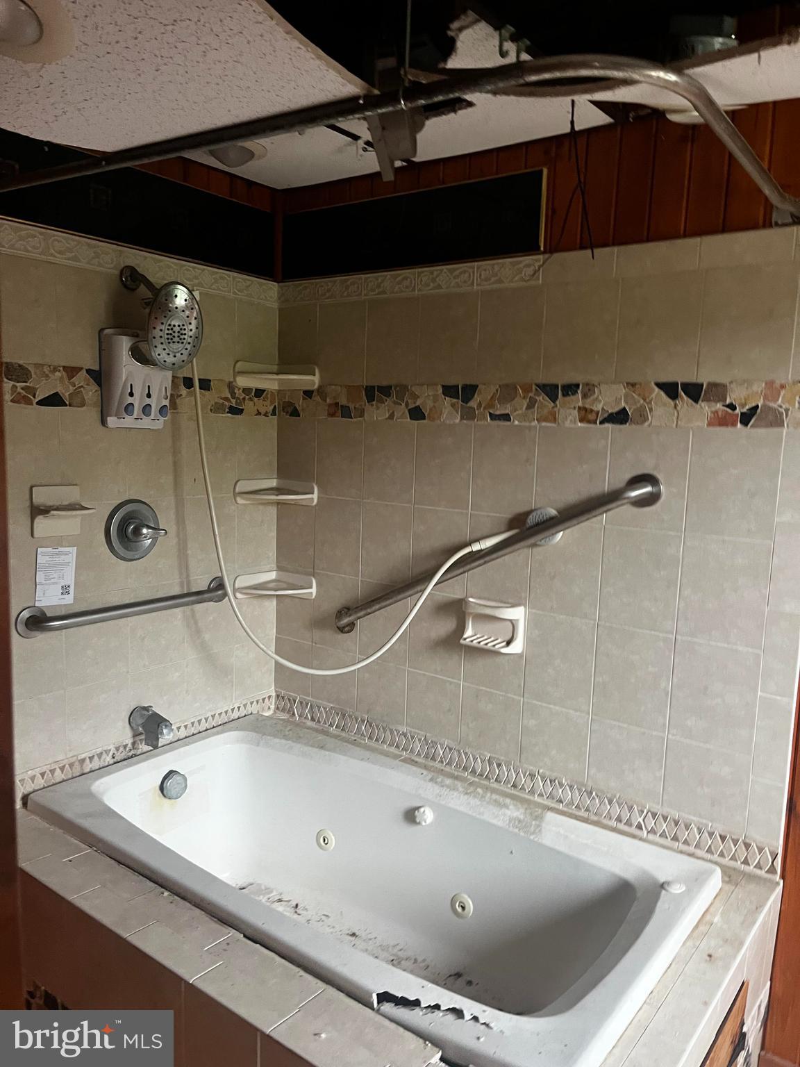 5573 Highway 9 Tuckerton, NJ 08087 - Photo 30 of 32 a close view of sink and tap