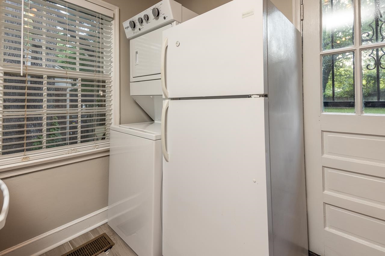 730 Shotwell Street Memphis, TN 38111 - Photo 12 of 20 a close view of closet