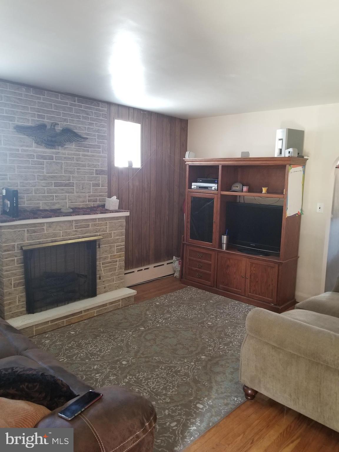 8333 Philadelphia Road Baltimore, MD 21237 - Photo 2 of 11 Living Room