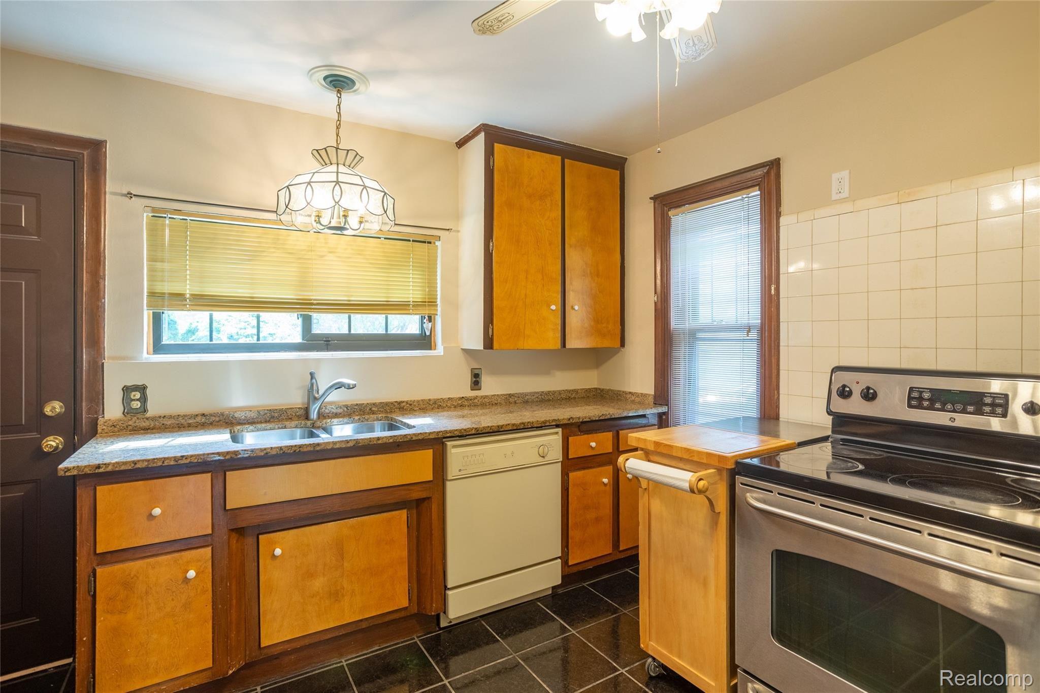 19645 Shrewsbury Road Detroit, MI 48221 - Photo 13 of 58 Shrewsbury Road _19645 -Entry-Kitchen-Nook-Butler Pantry-46.jpg