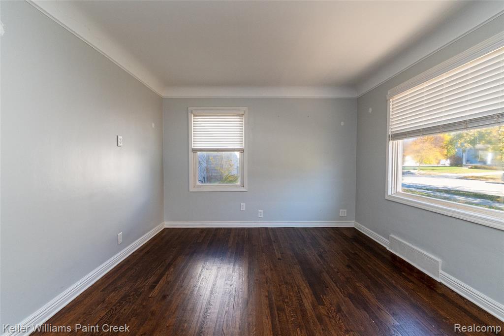 3515 Durham Road Royal Oak, MI 48073 - Photo 7 of 46