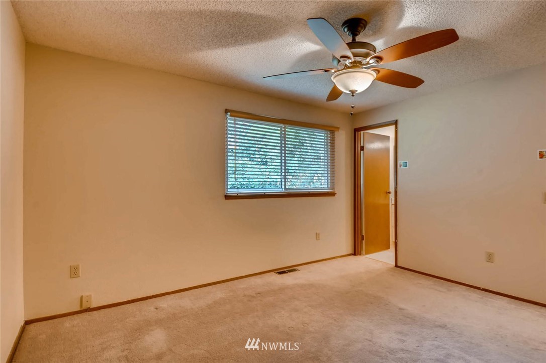 15417 Southeast 176th Place Renton, WA 98058 - Photo 13 of 21 Gallery Image 13