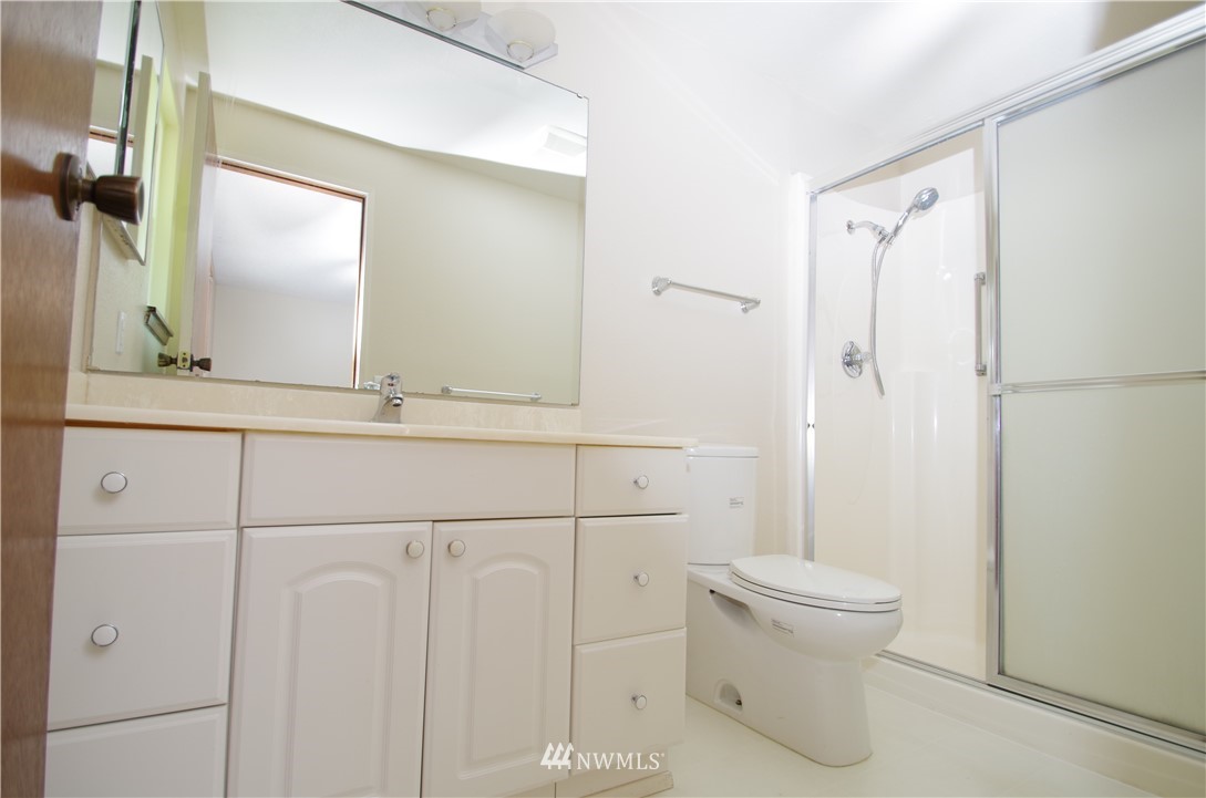 15417 Southeast 176th Place Renton, WA 98058 - Photo 14 of 21 Gallery Image 14