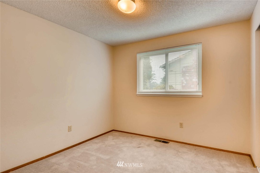 15417 Southeast 176th Place Renton, WA 98058 - Photo 15 of 21 Gallery Image 15
