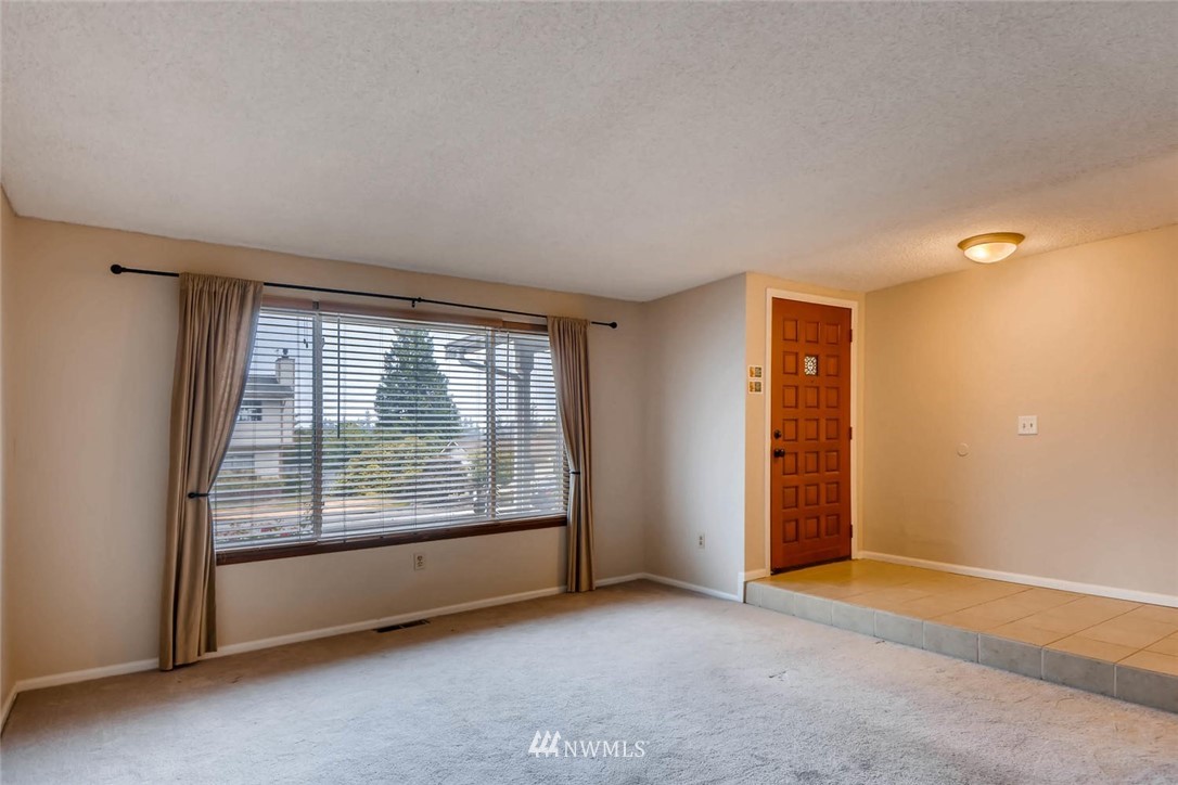 15417 Southeast 176th Place Renton, WA 98058 - Photo 3 of 21 Gallery Image 3