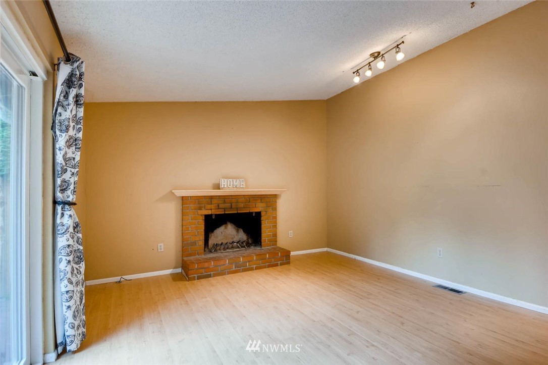 15417 Southeast 176th Place Renton, WA 98058 - Photo 9 of 21 Gallery Image 9