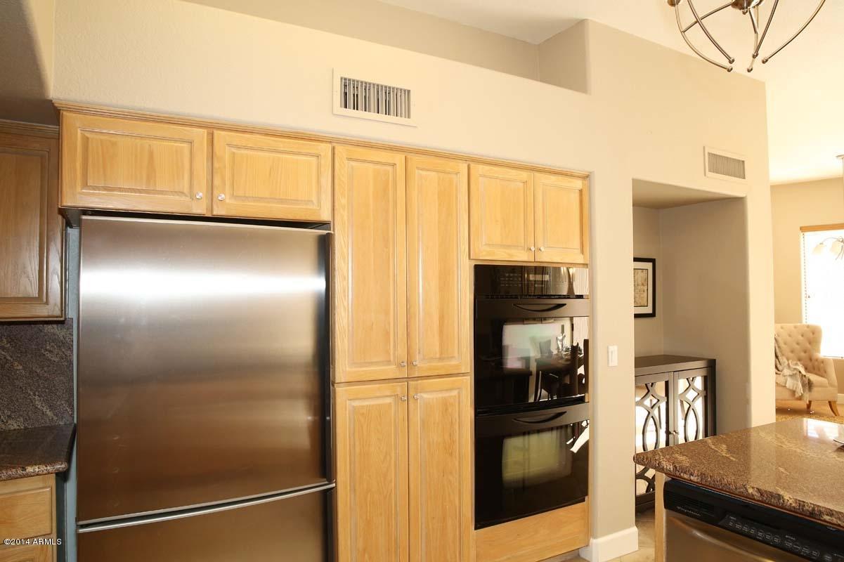 7525 East Gainey Ranch Road, Unit 107 Scottsdale, AZ 85258 - Photo 20 of 39 Kitchen-Double Ovens