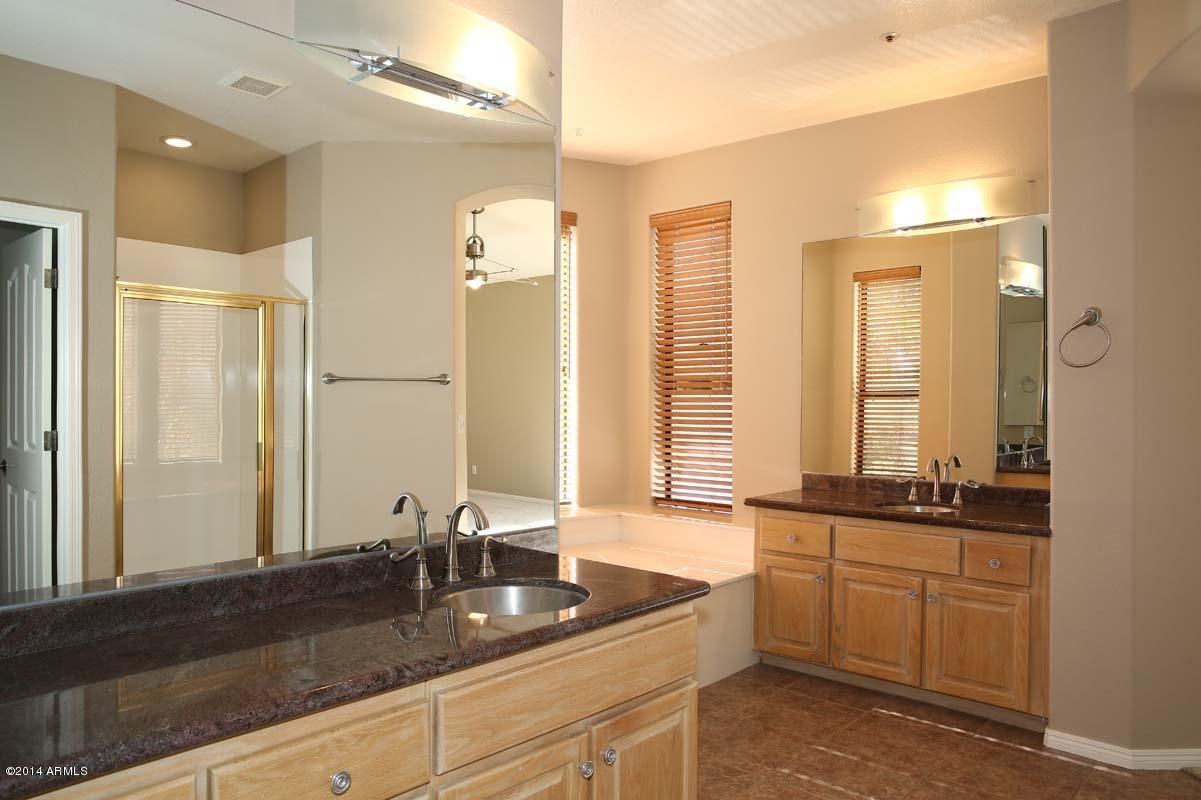 7525 East Gainey Ranch Road, Unit 107 Scottsdale, AZ 85258 - Photo 25 of 39 Master Bath