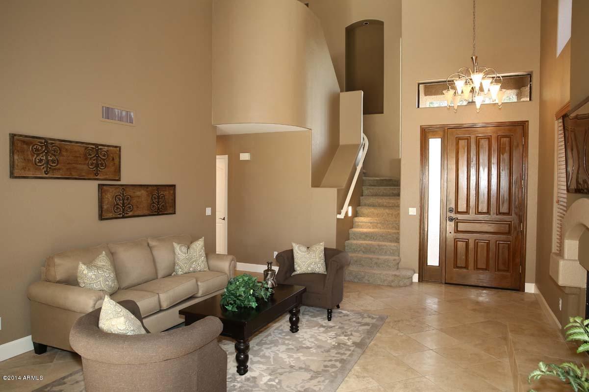 7525 East Gainey Ranch Road, Unit 107 Scottsdale, AZ 85258 - Photo 3 of 39 Living Room