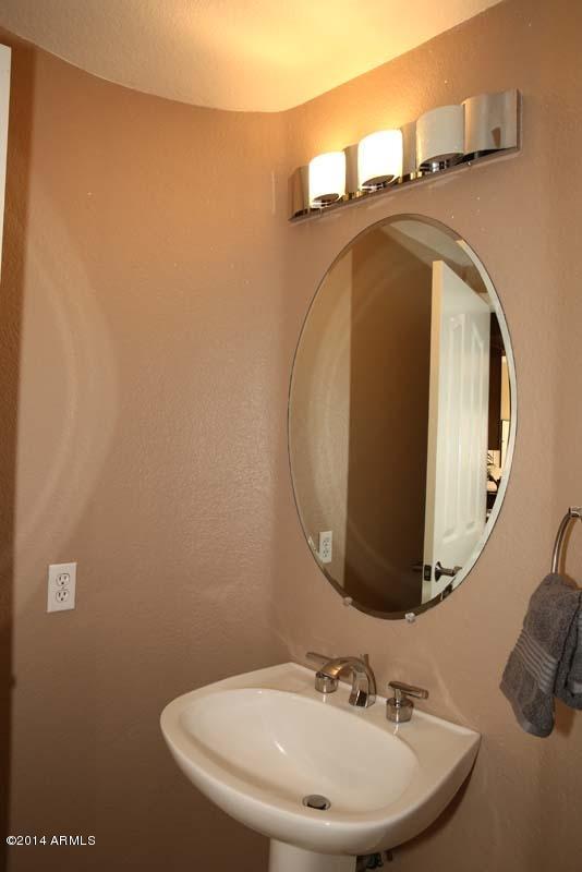 7525 East Gainey Ranch Road, Unit 107 Scottsdale, AZ 85258 - Photo 32 of 39 Powder Room