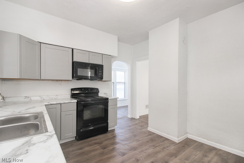 1677 Carlyon Road Cleveland, OH 44112 - Photo 21 of 35