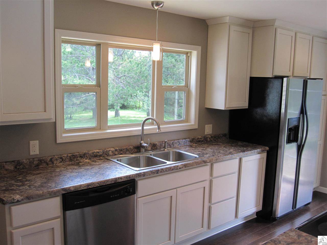 5205 Arnold Road Duluth, MN 55803 - Photo 3 of 17