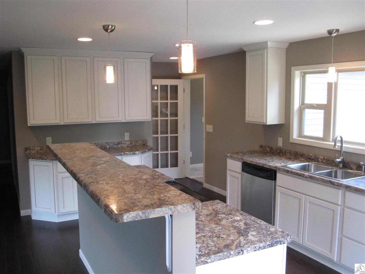 5205 Arnold Road Duluth, MN 55803 - Photo 5 of 17