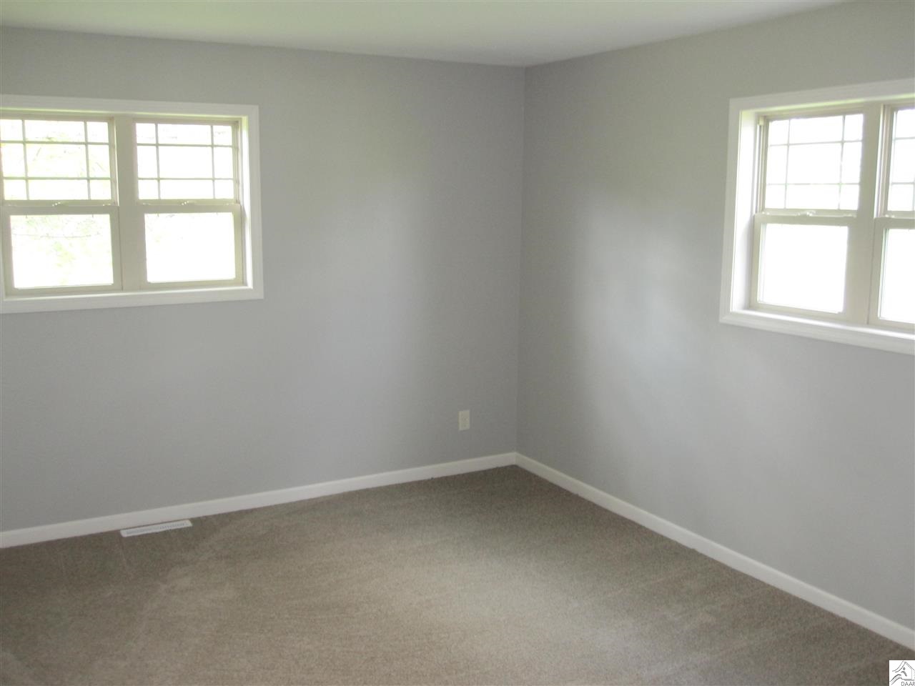 5205 Arnold Road Duluth, MN 55803 - Photo 10 of 17