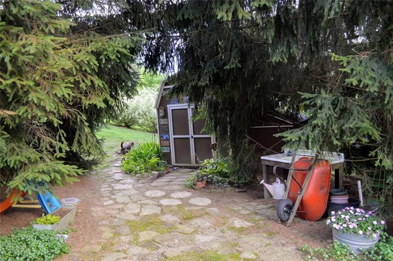 171 Davis Road Valencia, PA 16059 - Photo 23 of 25 A Gardener's delight! A new She Shed! Also a small shed is included.