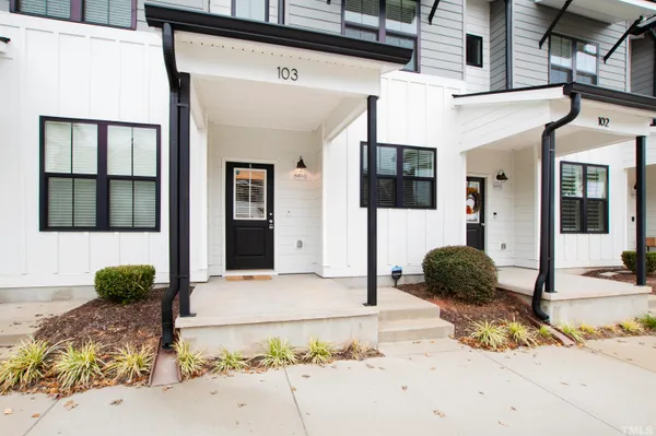 a house view with a outdoor space
