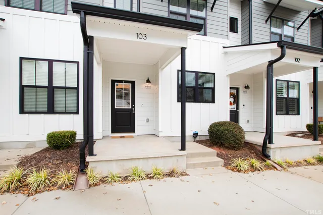 a house view with a outdoor space