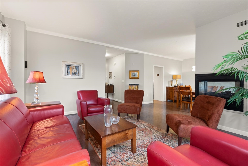 72 Putnam Street, Unit 72 Needham, MA 02494 - Photo 7 of 38
