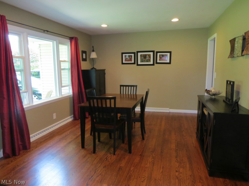 1185 Oak Tree Road Akron, OH 44320 - Photo 3 of 25