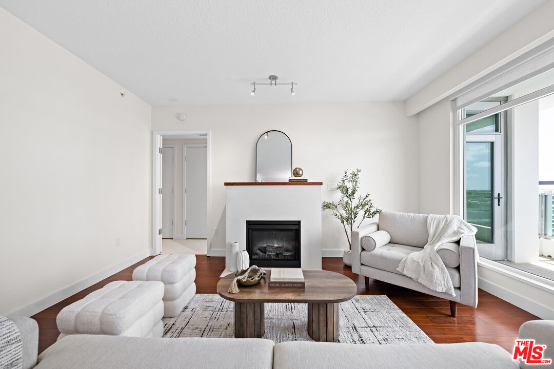 3141 Michelson Drive, Unit 1506 Irvine, CA 92612 - Photo 3 of 51 Gallery Image 3
