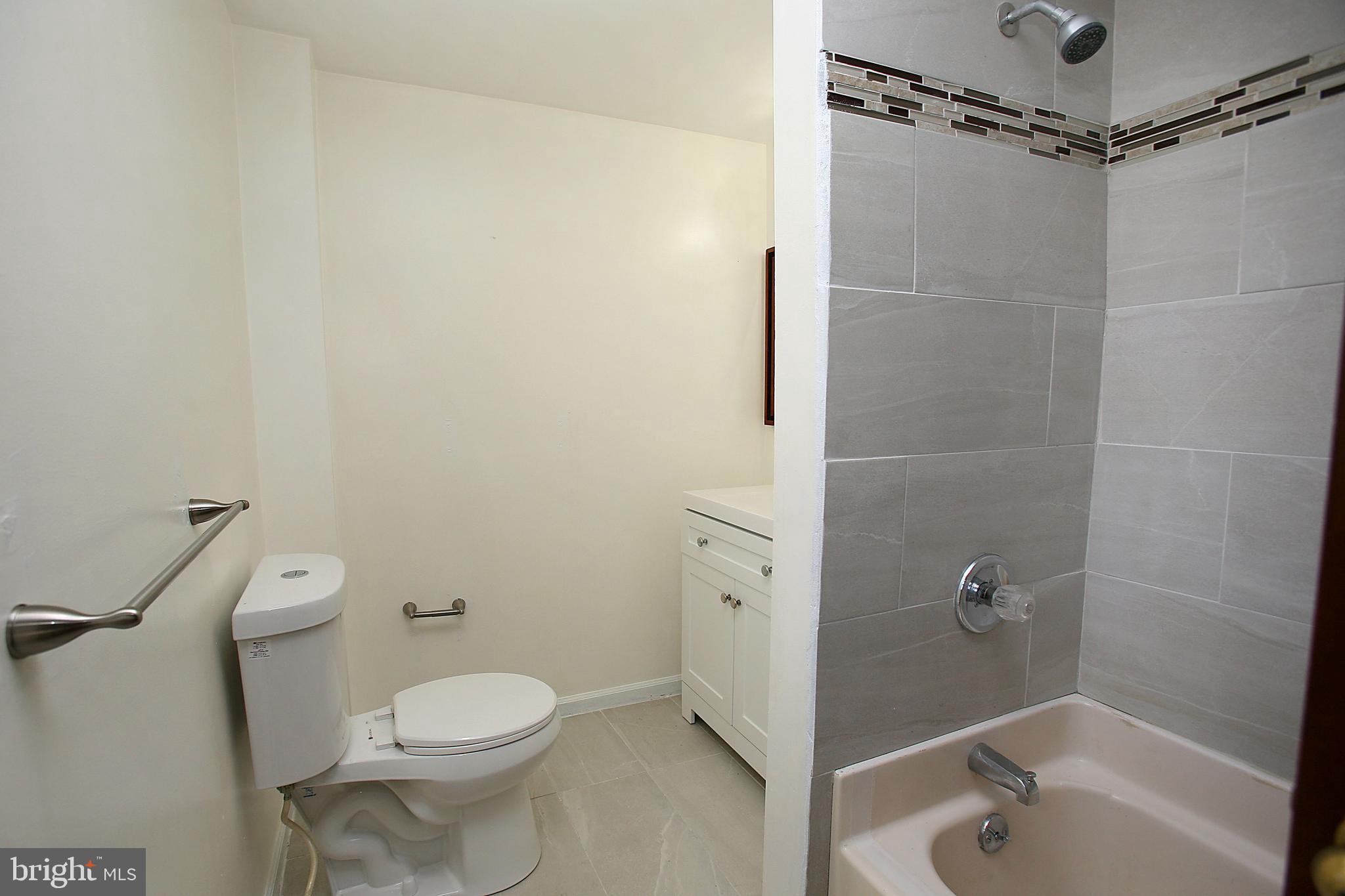 218 West Adams Street Paulsboro, NJ 08066 - Photo 12 of 26