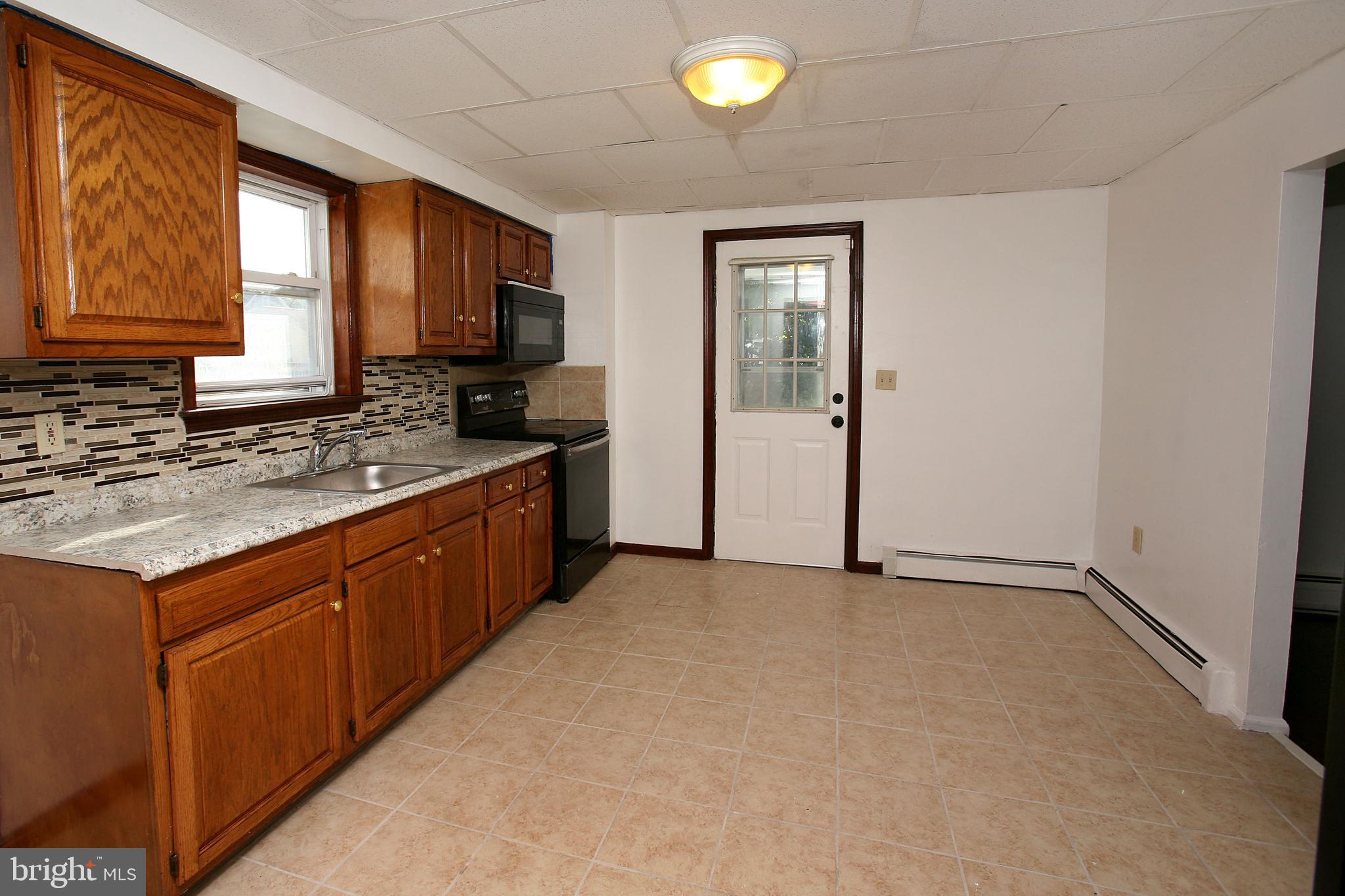 218 West Adams Street Paulsboro, NJ 08066 - Photo 5 of 26