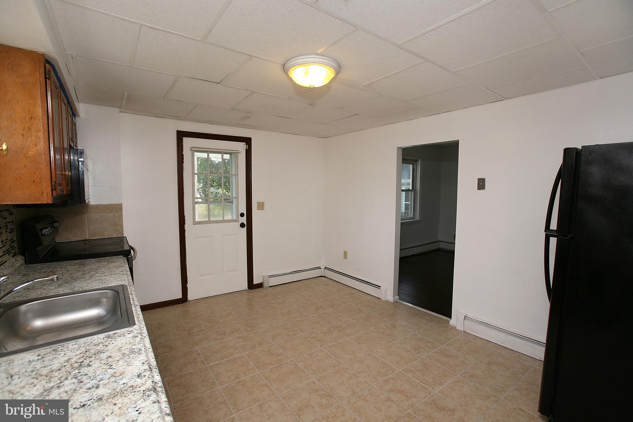 218 West Adams Street Paulsboro, NJ 08066 - Photo 6 of 26