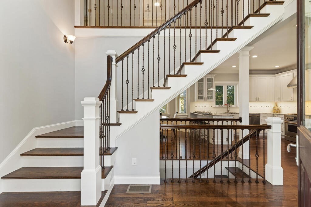 14 Locksley Road Lynnfield, MA 01940 - Photo 2 of 37