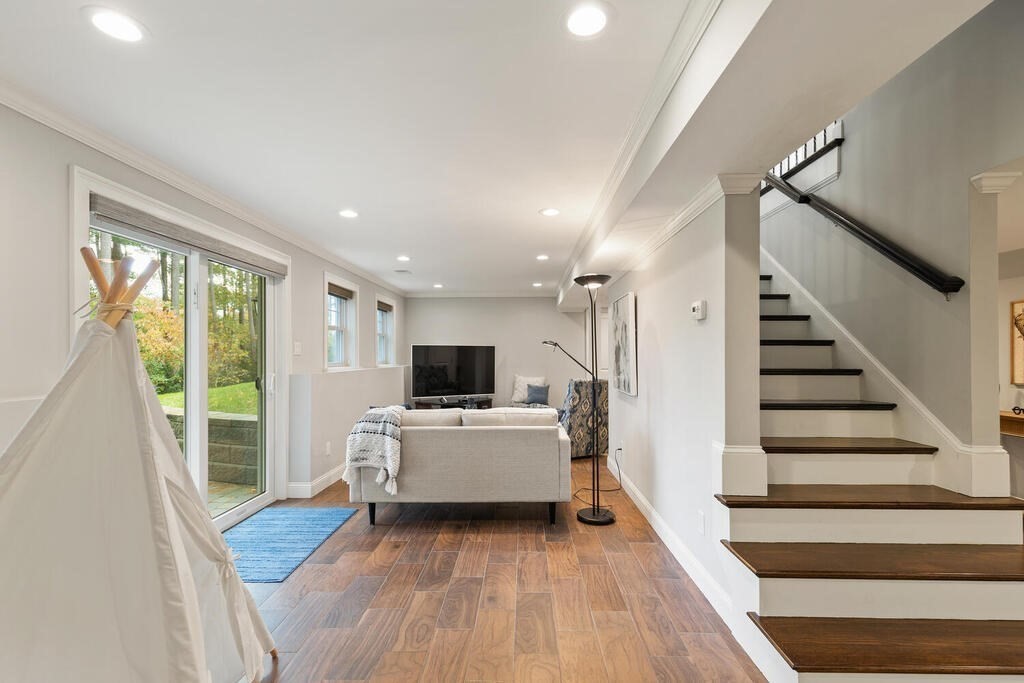 14 Locksley Road Lynnfield, MA 01940 - Photo 25 of 37