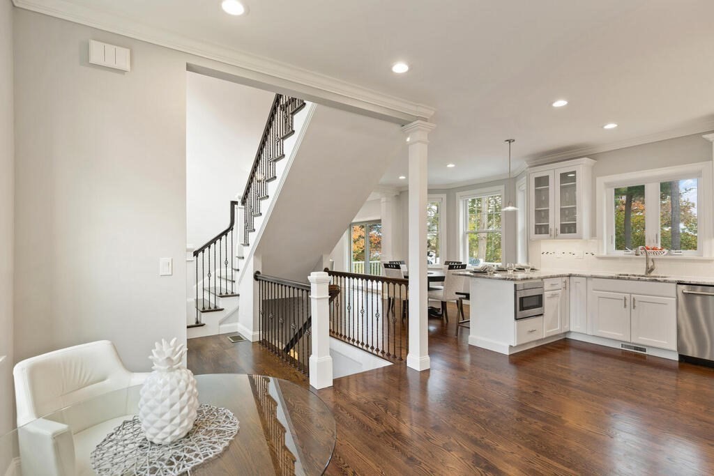 14 Locksley Road Lynnfield, MA 01940 - Photo 3 of 37