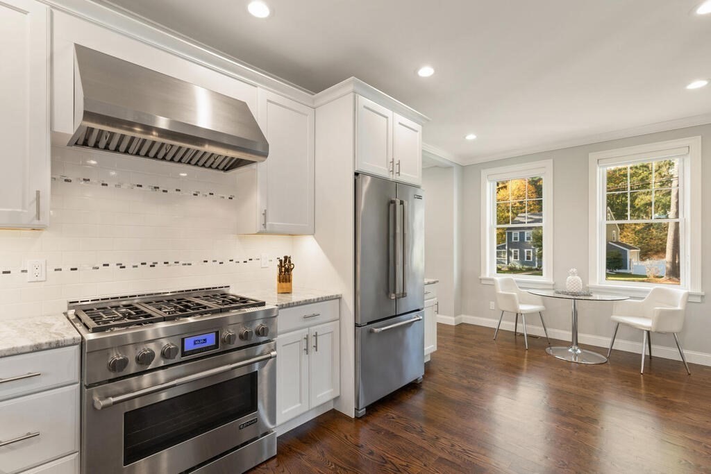 14 Locksley Road Lynnfield, MA 01940 - Photo 7 of 37