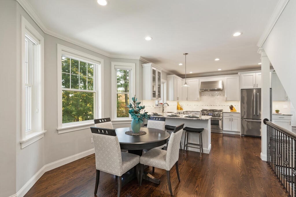 14 Locksley Road Lynnfield, MA 01940 - Photo 8 of 37