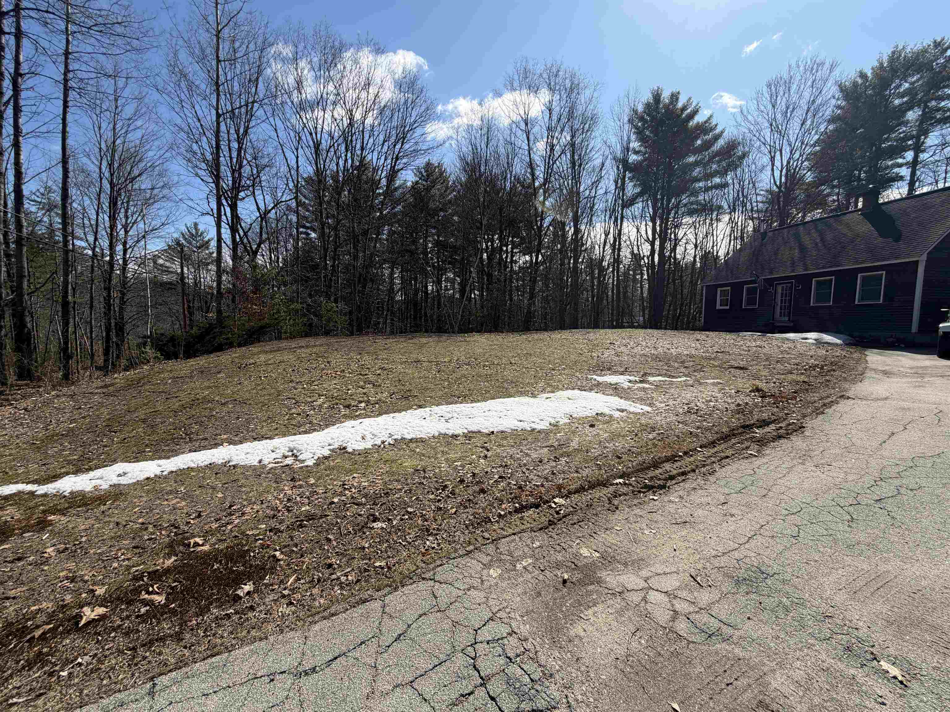 88 Whitney Road Hillsborough, NH 03244 - Photo 4 of 14