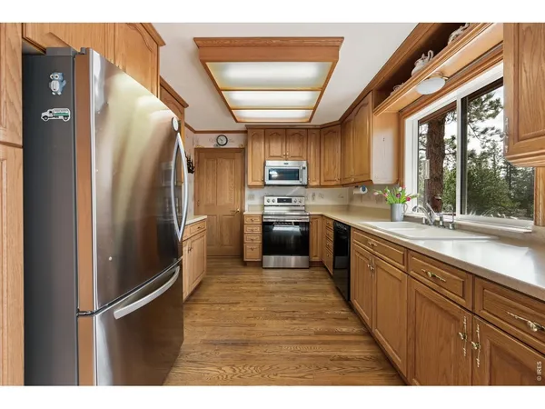 $950,000 | 440 La Hermosa Drive, Bellvue, CO 80512