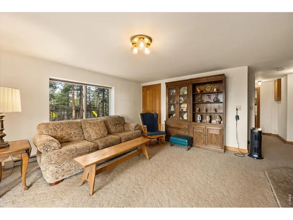 $950,000 | 440 La Hermosa Drive, Bellvue, CO 80512