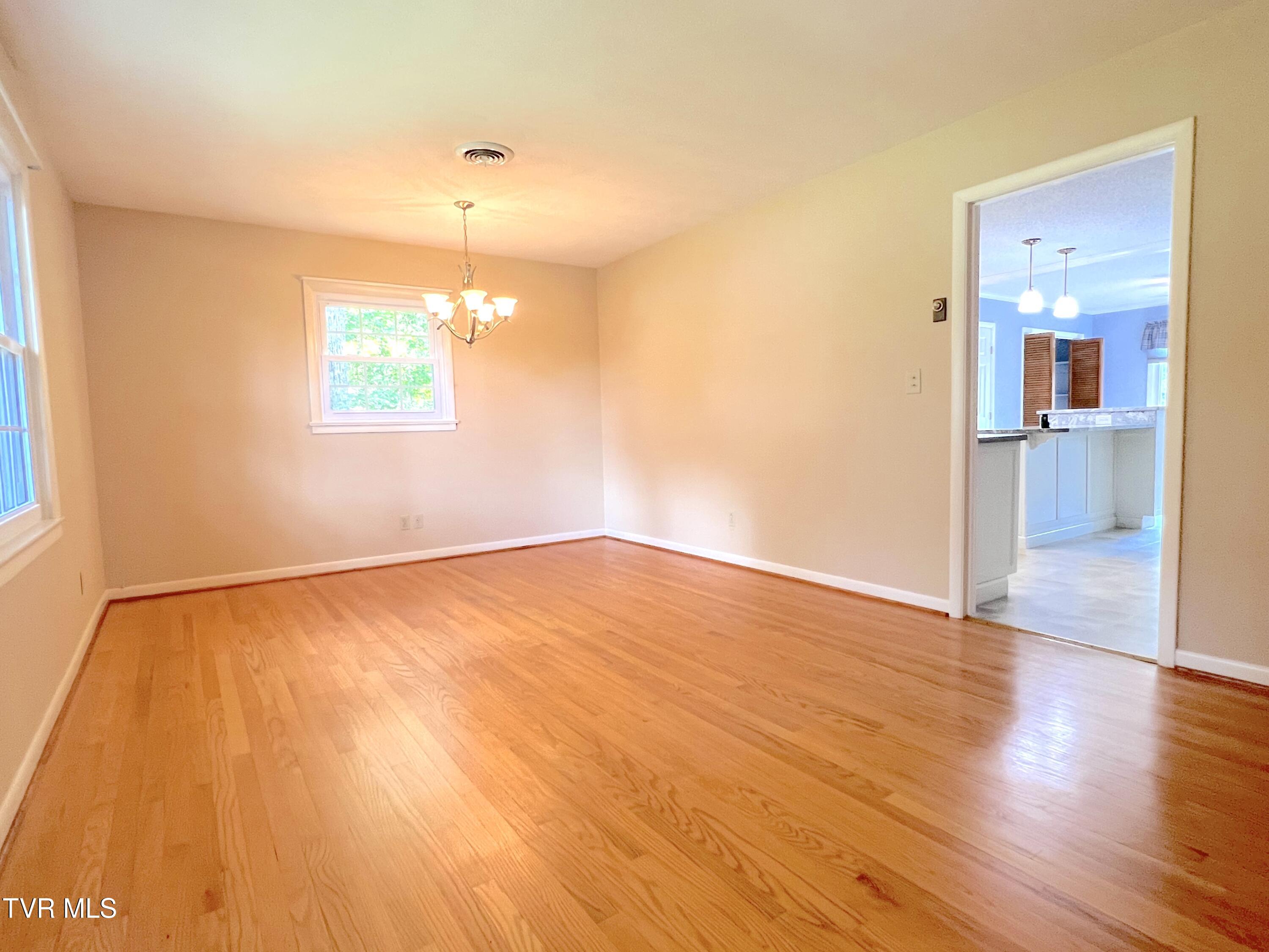 108 Alpine Circle Greeneville, TN 37743 - Photo 7 of 57 ALPLINE 00505