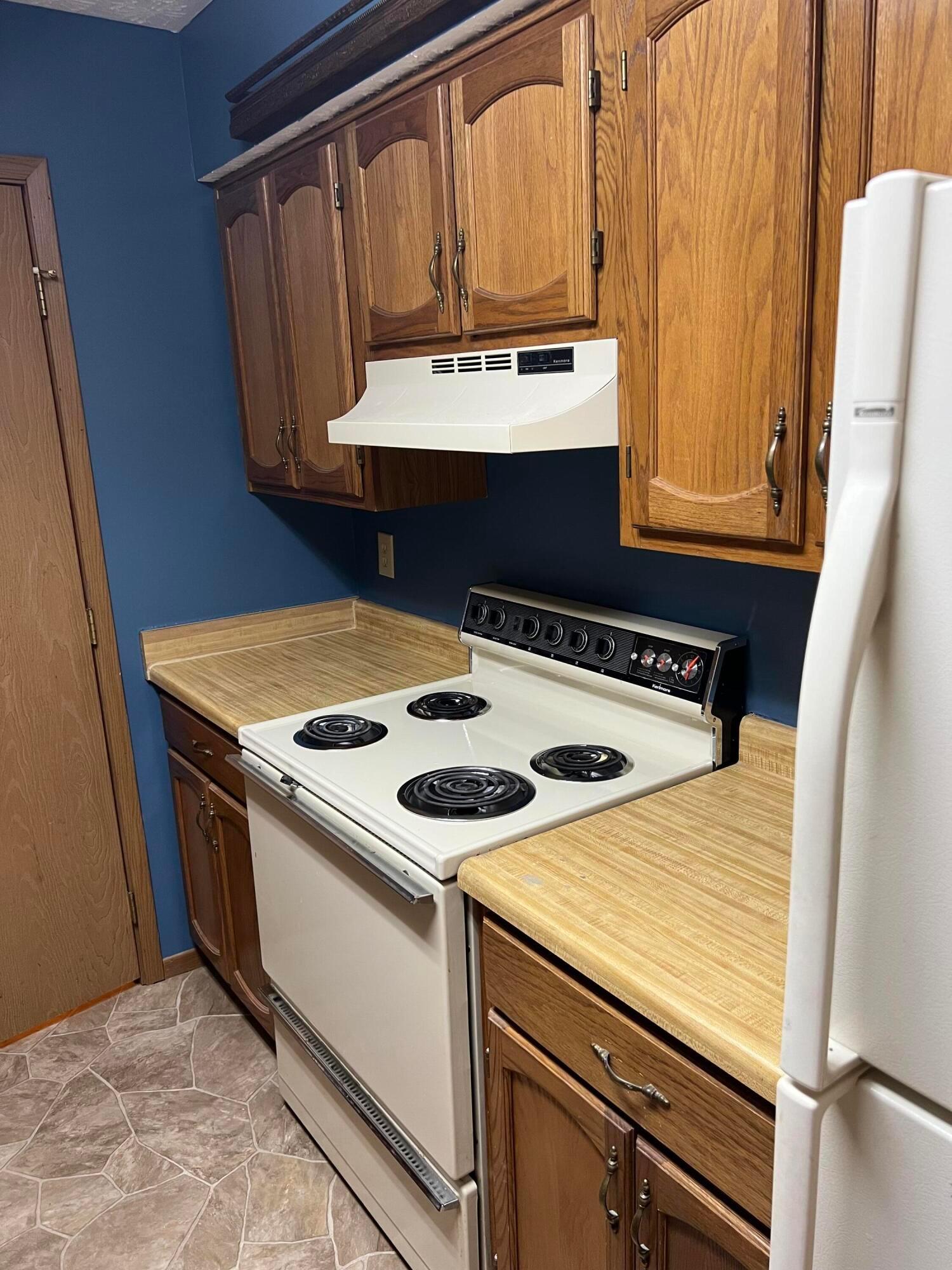 3967 Karl Road, Unit 119 Columbus, OH 43224 - Photo 5 of 17 kitchen 1
